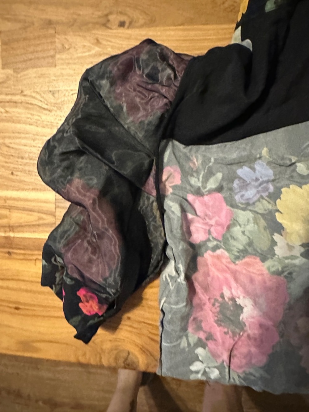 Alice + Olivia Jem Puff Sleeve Floral Mini Shirt Dress - Picture 9 of 10